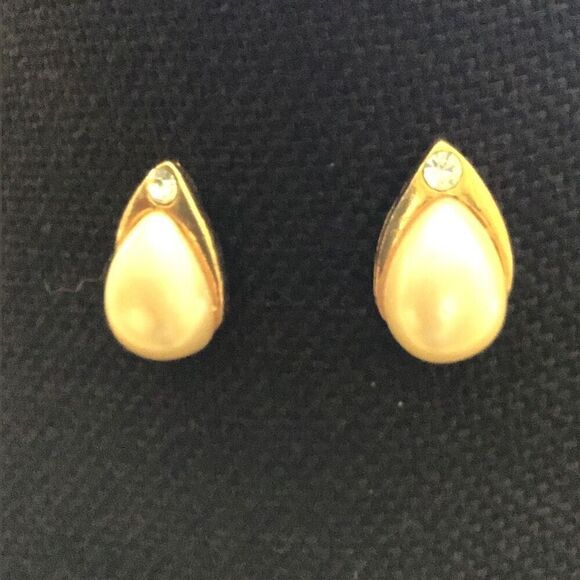 Earrings, Vintage Pearl Earrings, Post, Pearl and Gold, Unique - Picture 1 of 5